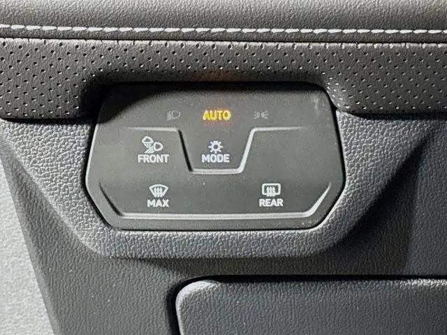 2026 Volkswagen Atlas Cross Sport SE with Technology