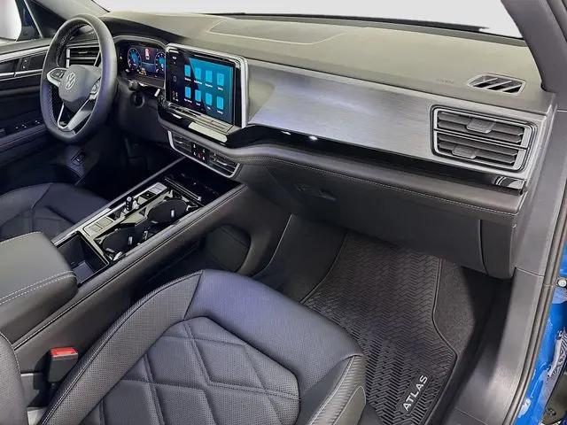 2026 Volkswagen Atlas Cross Sport SE with Technology