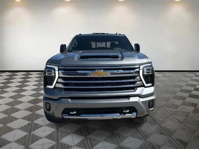 2026 Chevrolet Silverado 2500HD Crew Cab, Standard Bed, High Country, 4WD