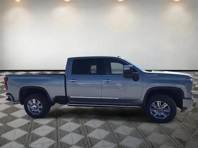 2026 Chevrolet Silverado 2500HD Crew Cab, Standard Bed, High Country, 4WD
