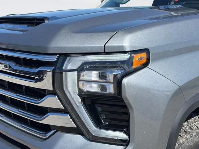 2026 Chevrolet Silverado 2500HD Crew Cab, Standard Bed, High Country, 4WD
