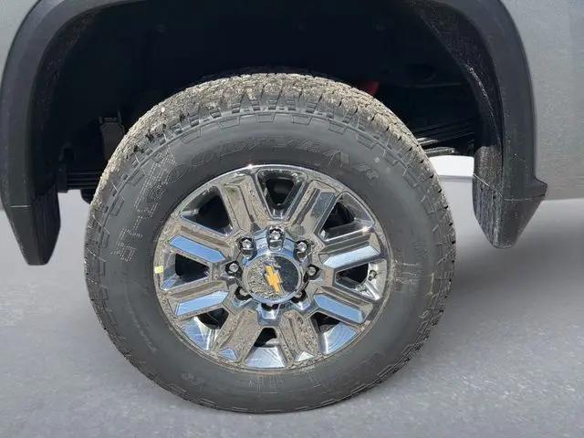2026 Chevrolet Silverado 2500HD Crew Cab, Standard Bed, High Country, 4WD