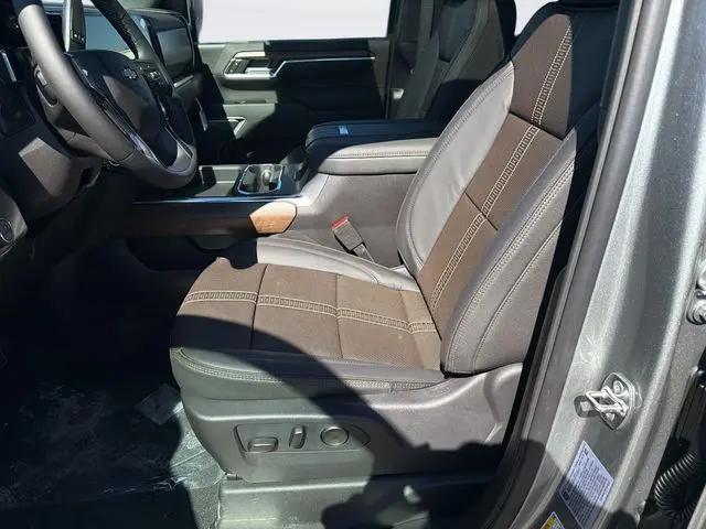 2026 Chevrolet Silverado 2500HD Crew Cab, Standard Bed, High Country, 4WD