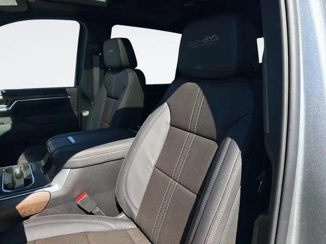 2026 Chevrolet Silverado 2500HD Crew Cab, Standard Bed, High Country, 4WD