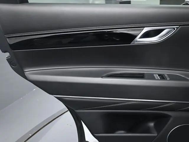 2021 Genesis GV80 2.5T RWD