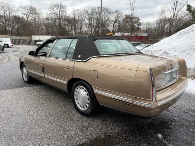 1998 Cadillac DeVille Standard