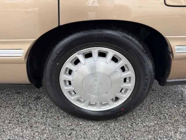 1998 Cadillac DeVille Standard