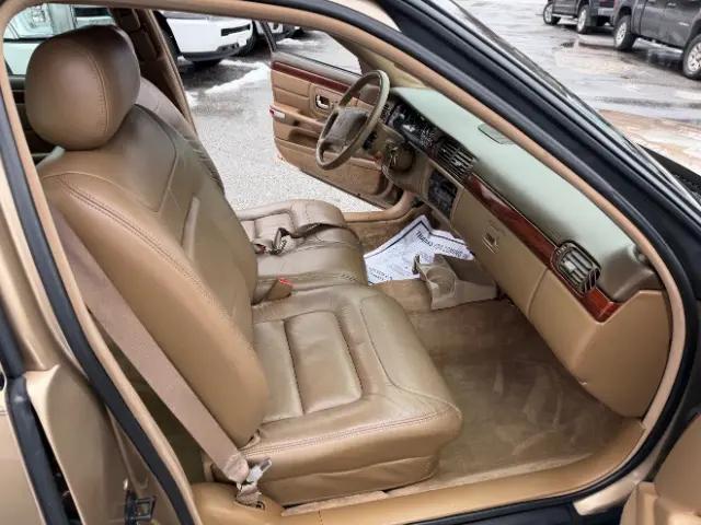 1998 Cadillac DeVille Standard