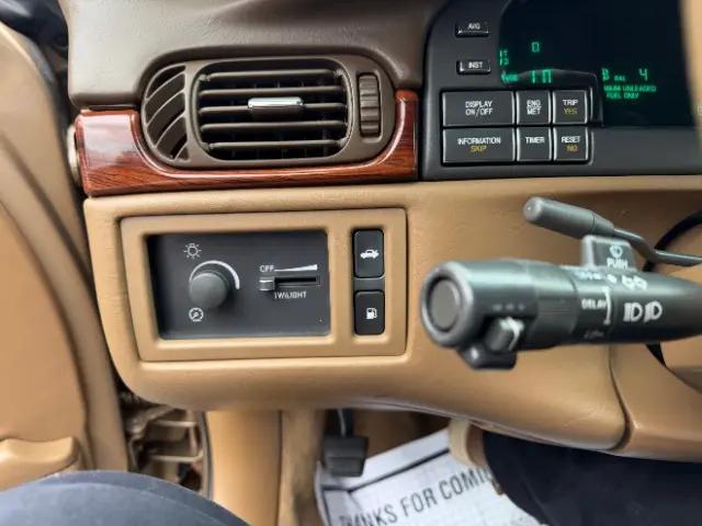 1998 Cadillac DeVille Standard