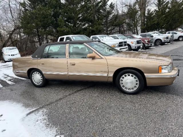 1998 Cadillac DeVille Standard