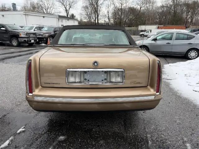1998 Cadillac DeVille Standard