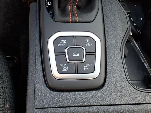 2026 Nissan Frontier Crew Cab PRO-4X 4x4