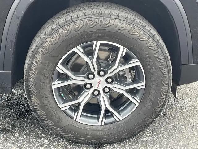 2024 GMC Acadia AWD AT4