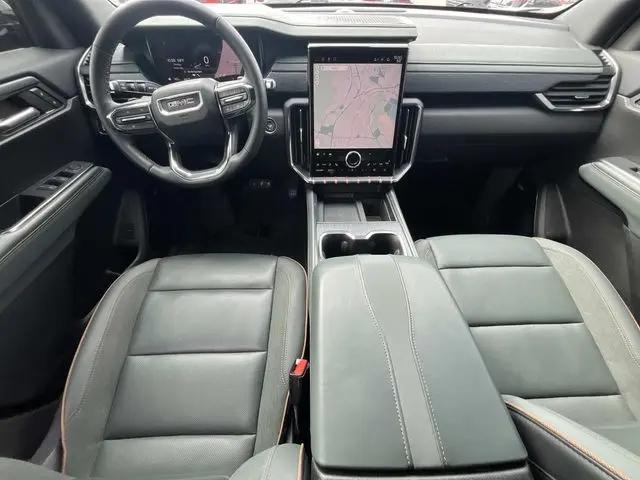 2024 GMC Acadia AWD AT4