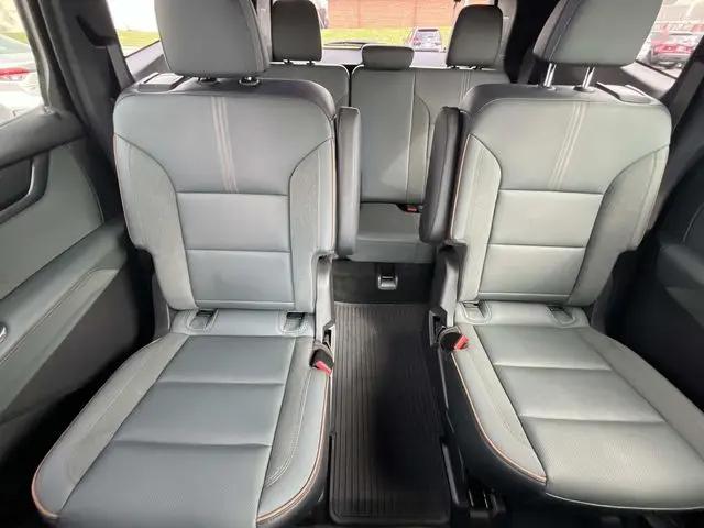 2024 GMC Acadia AWD AT4