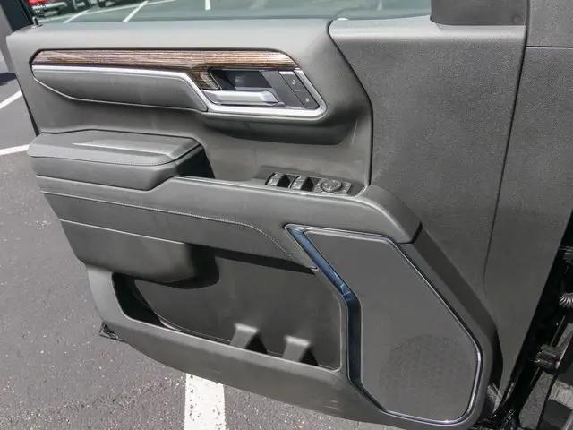 2026 GMC Sierra 1500 Crew Cab, Short Bed, SLE, 4WD