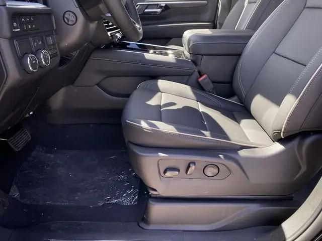2026 Chevrolet Suburban Premier, RWD