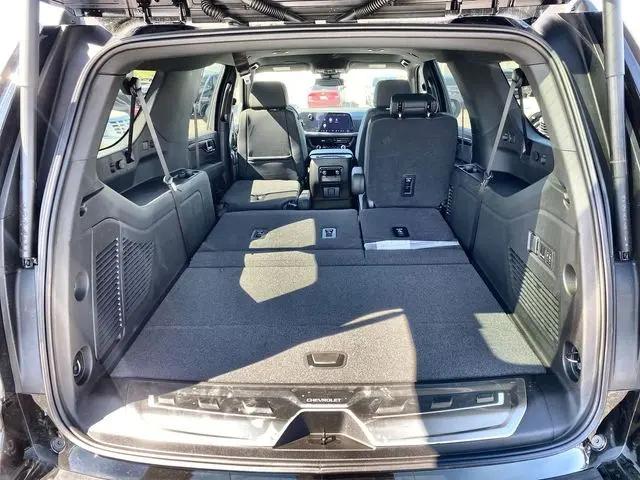 2026 Chevrolet Suburban Premier, RWD