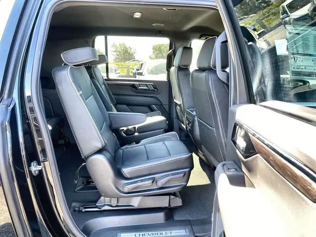 2026 Chevrolet Suburban Premier, RWD