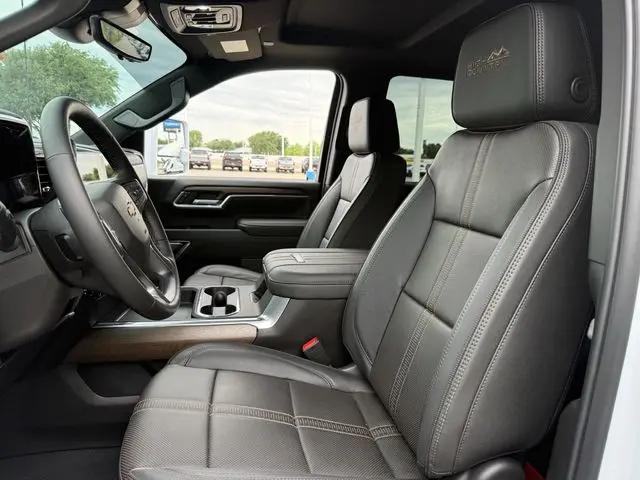 2026 Chevrolet Silverado 3500HD Crew Cab, Long Bed, High Country Dual Rear Wheel, RWD