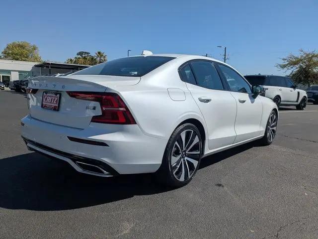 2022 Volvo S60 B5 Momentum