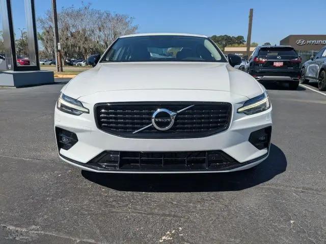 2022 Volvo S60 B5 Momentum
