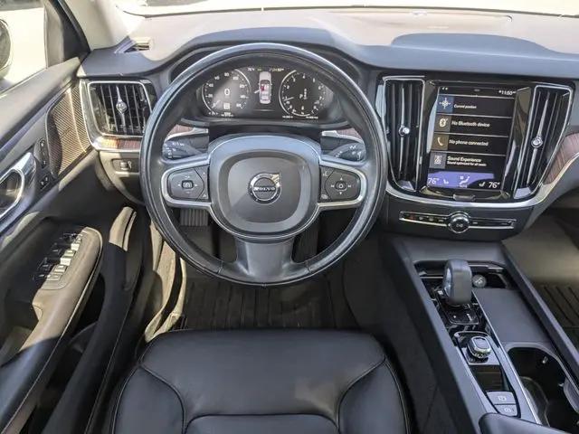 2022 Volvo S60 B5 Momentum