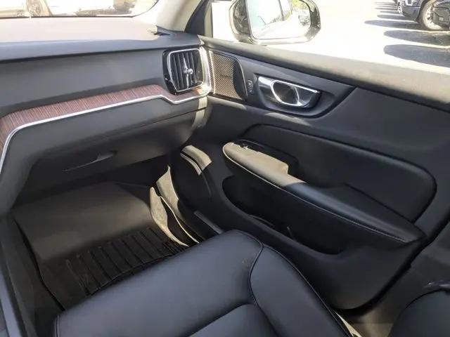 2022 Volvo S60 B5 Momentum