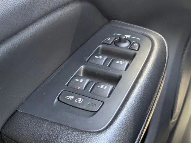 2022 Volvo S60 B5 Momentum
