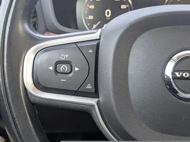 2022 Volvo S60 B5 Momentum
