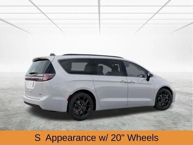 2026 Chrysler Pacifica Select AWD