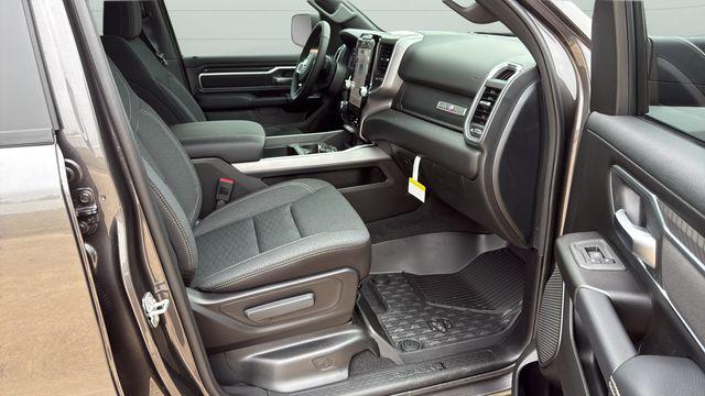 2026 Ram 1500 Lone Star Crew Cab 4x4 5'7" Box