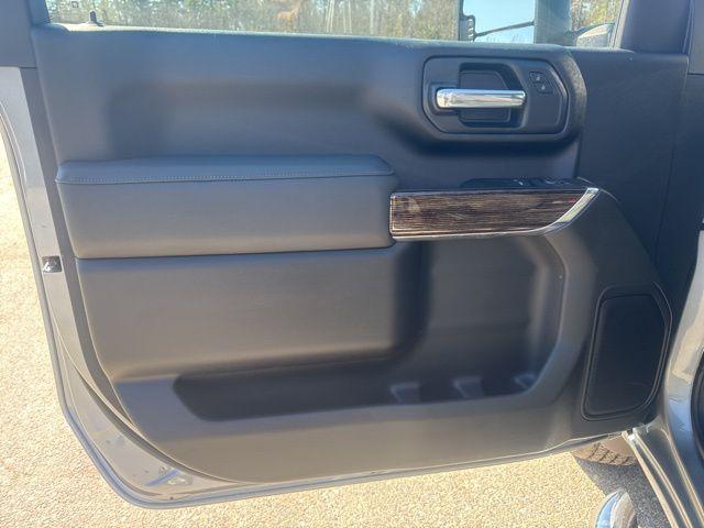 2026 GMC Sierra 2500HD Regular Cab, Long Bed, SLE, 4WD
