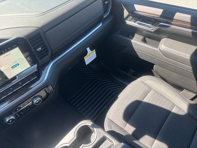 2026 GMC Sierra 2500HD Crew Cab, Standard Bed, SLE, 4WD