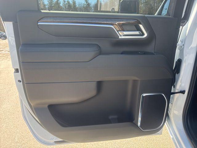 2026 GMC Sierra 2500HD Crew Cab, Standard Bed, SLE, 4WD