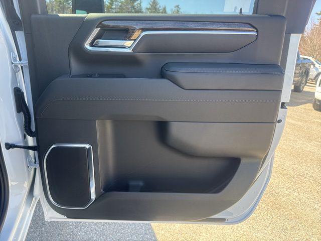 2026 GMC Sierra 2500HD Crew Cab, Standard Bed, SLE, 4WD