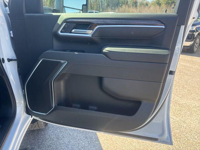 2026 GMC Sierra 2500HD Crew Cab, Standard Bed, SLE, 4WD