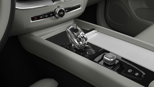 2026 Volvo XC60 Plug-In Hybrid Ultra, T8 AWD Electric/Gasoline, Dark