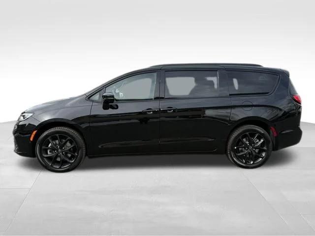 2026 Chrysler Pacifica Limited AWD