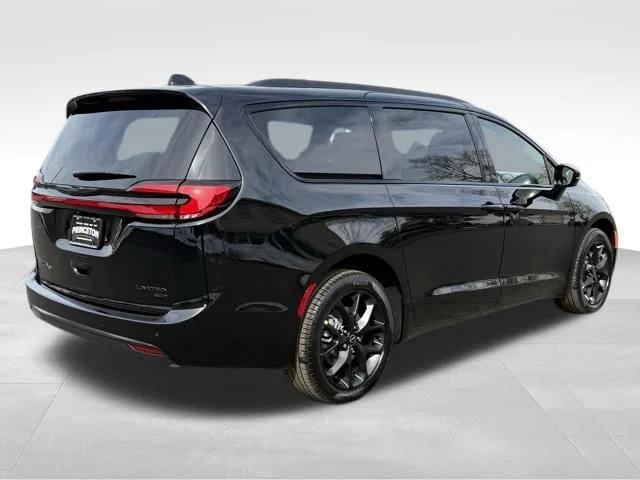 2026 Chrysler Pacifica Limited AWD