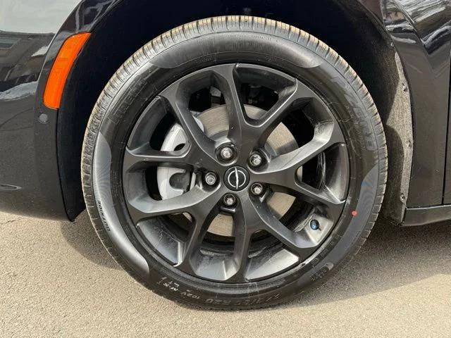 2026 Chrysler Pacifica Limited AWD