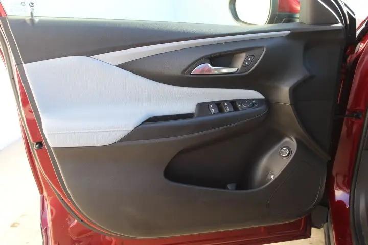 2025 Buick NV Preferred FWD