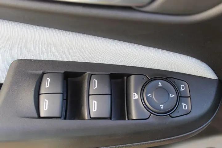 2025 Buick NV Preferred FWD