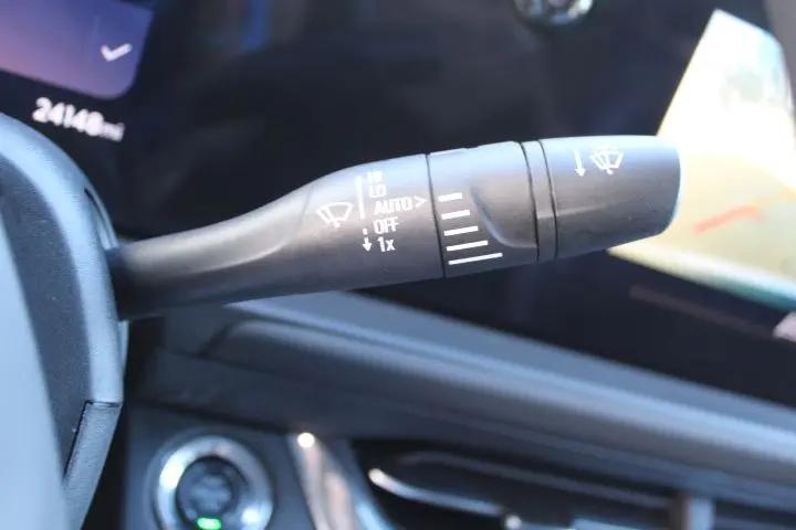 2025 Buick NV Preferred FWD