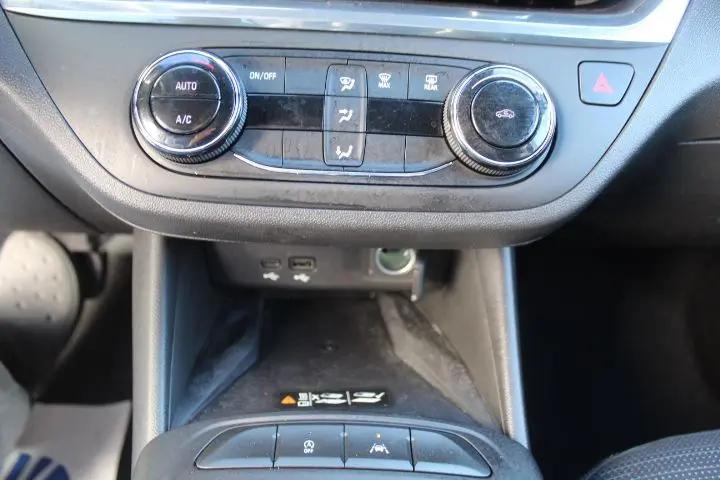 2025 Buick NV Preferred FWD