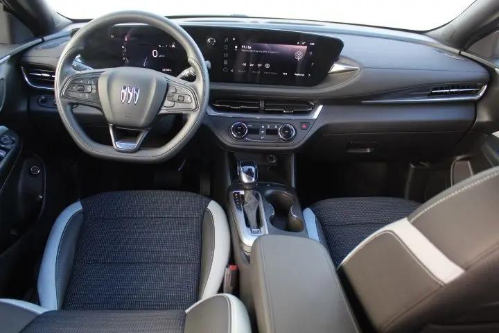 2025 Buick NV Preferred FWD