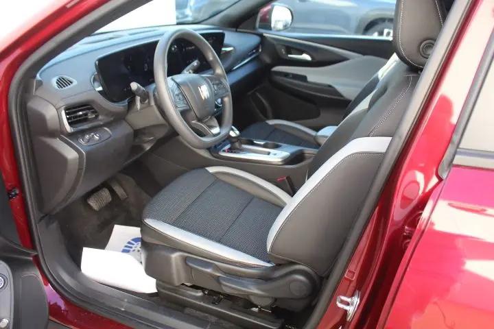2025 Buick NV Preferred FWD