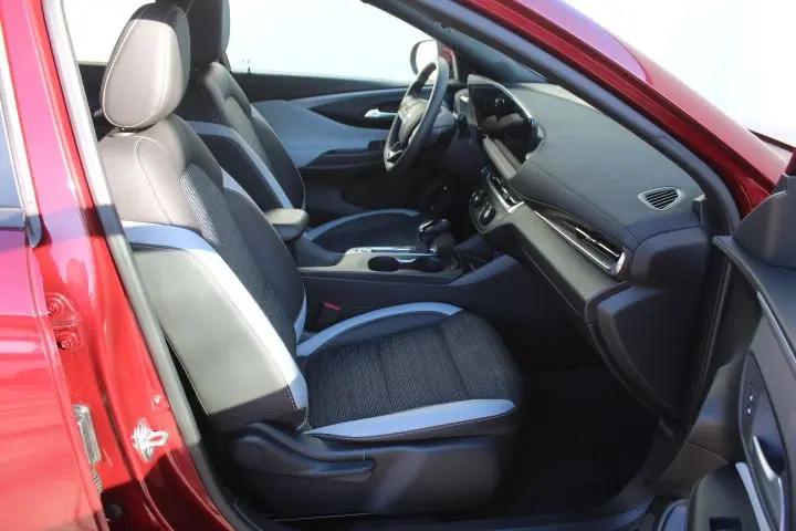 2025 Buick NV Preferred FWD