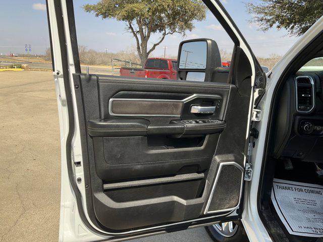 2023 Ram 3500 Laramie Crew Cab 4x4 8' Box