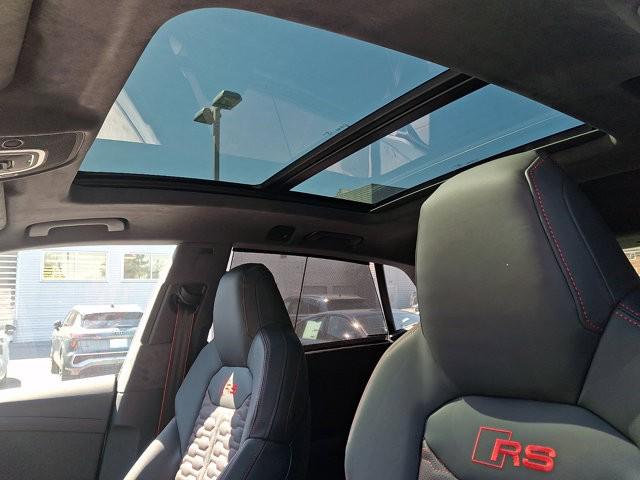 2026 Audi RS Q8 performance quattro tiptronic